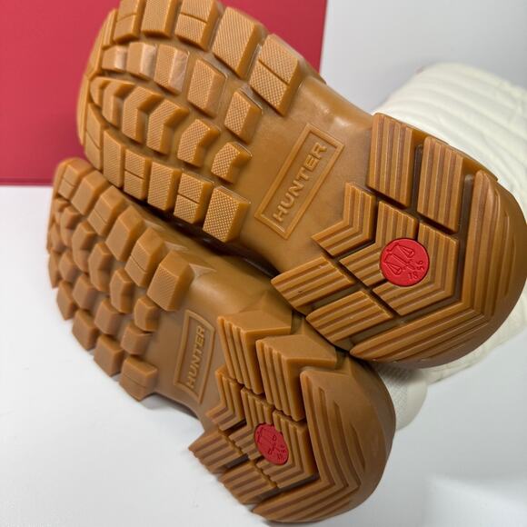 NIB •HUNTER BOOTS - Women's Intrepid Tall Snow Boot - Winter boots Size: 7 - Picture 9 of 13